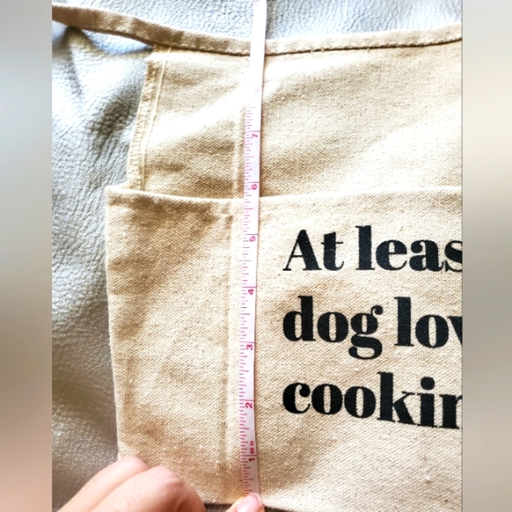 RARE "Atleast the dog loves my cooking" BEAND NEW APRON - Picture 4 of 5
